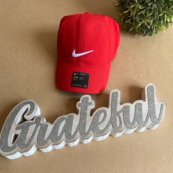 Nike Other - Nike Unisex red hat